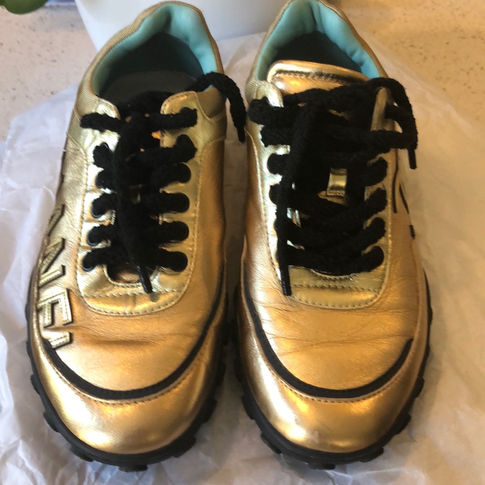 Chanel gold sneakers - Picture 9 of 11